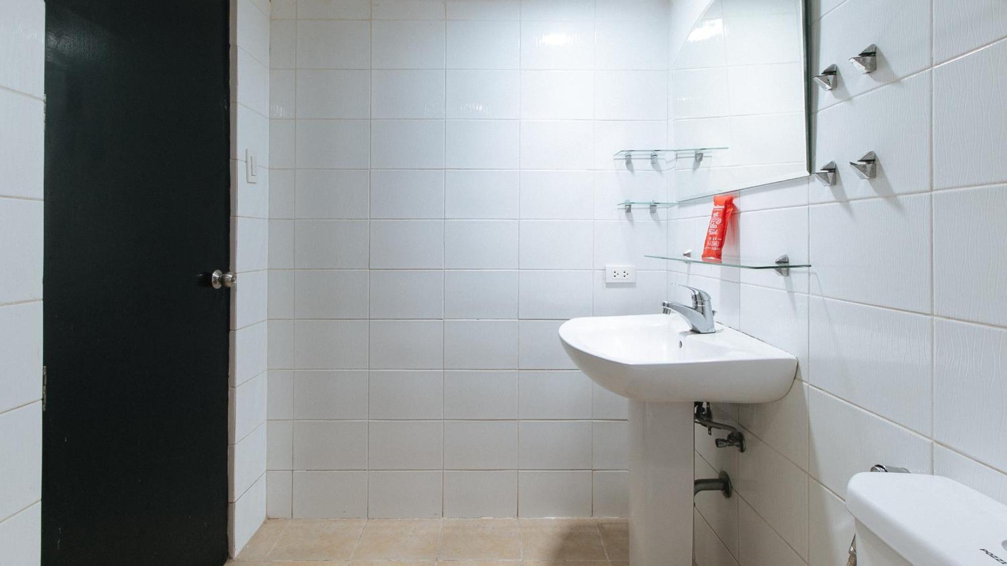 Reddoorz At Dbuilders Rooms Bangkal Makati Makati City Eksteriør bilde