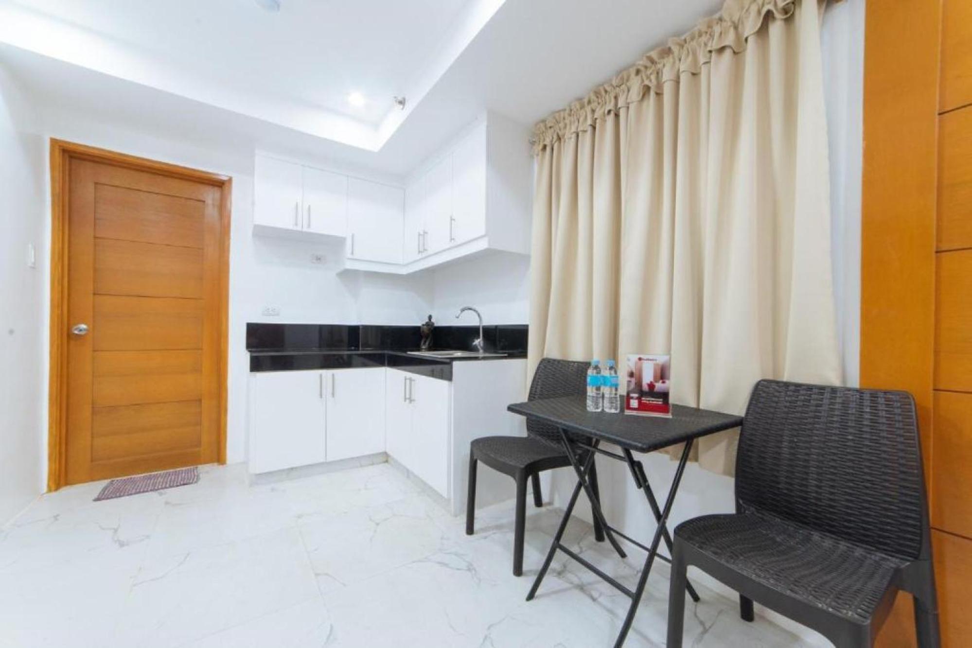 Reddoorz At Dbuilders Rooms Bangkal Makati Makati City Eksteriør bilde
