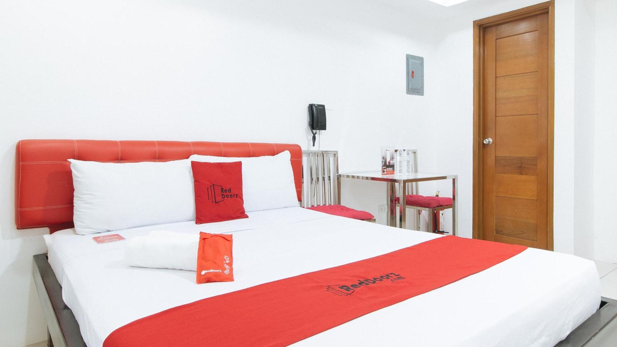 Reddoorz At Dbuilders Rooms Bangkal Makati Makati City Eksteriør bilde