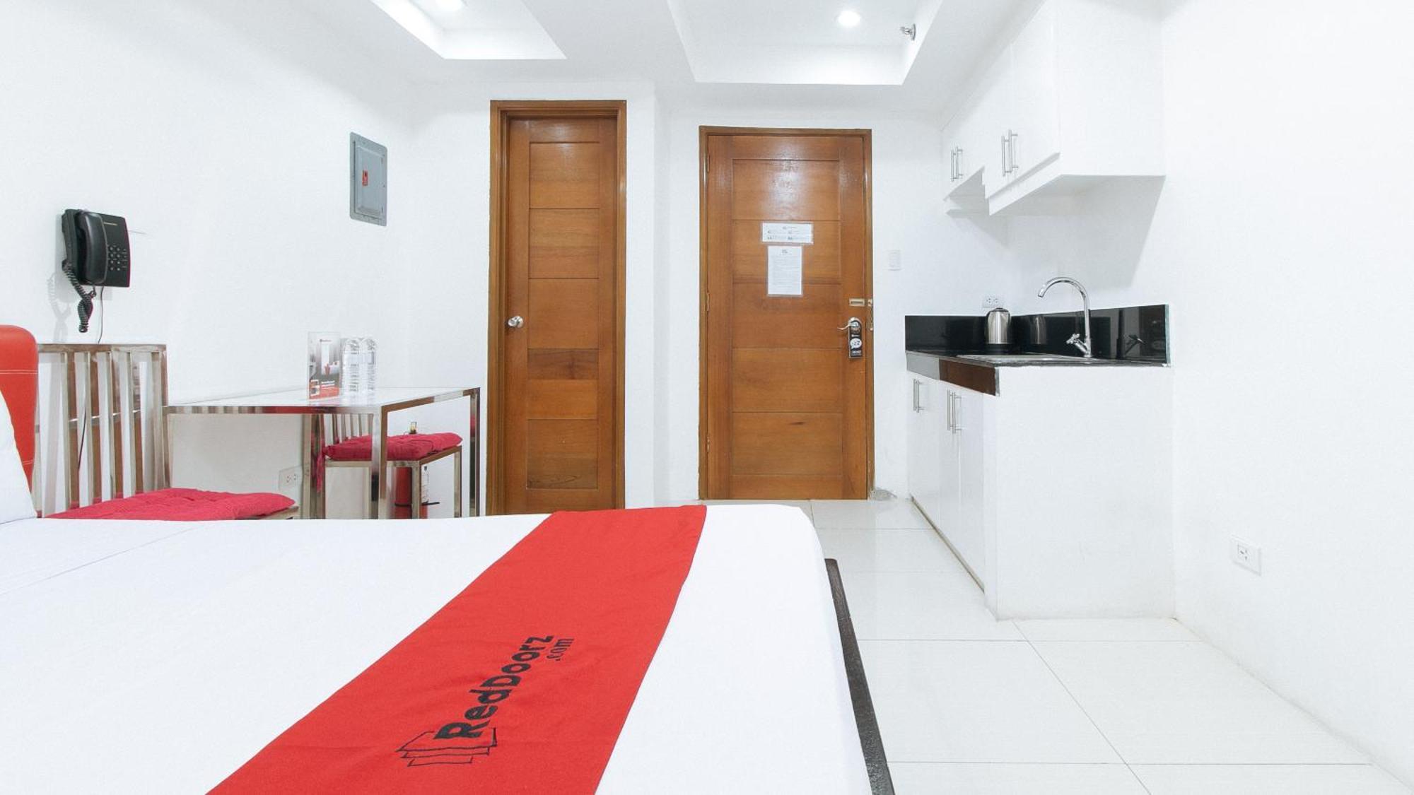 Reddoorz At Dbuilders Rooms Bangkal Makati Makati City Eksteriør bilde
