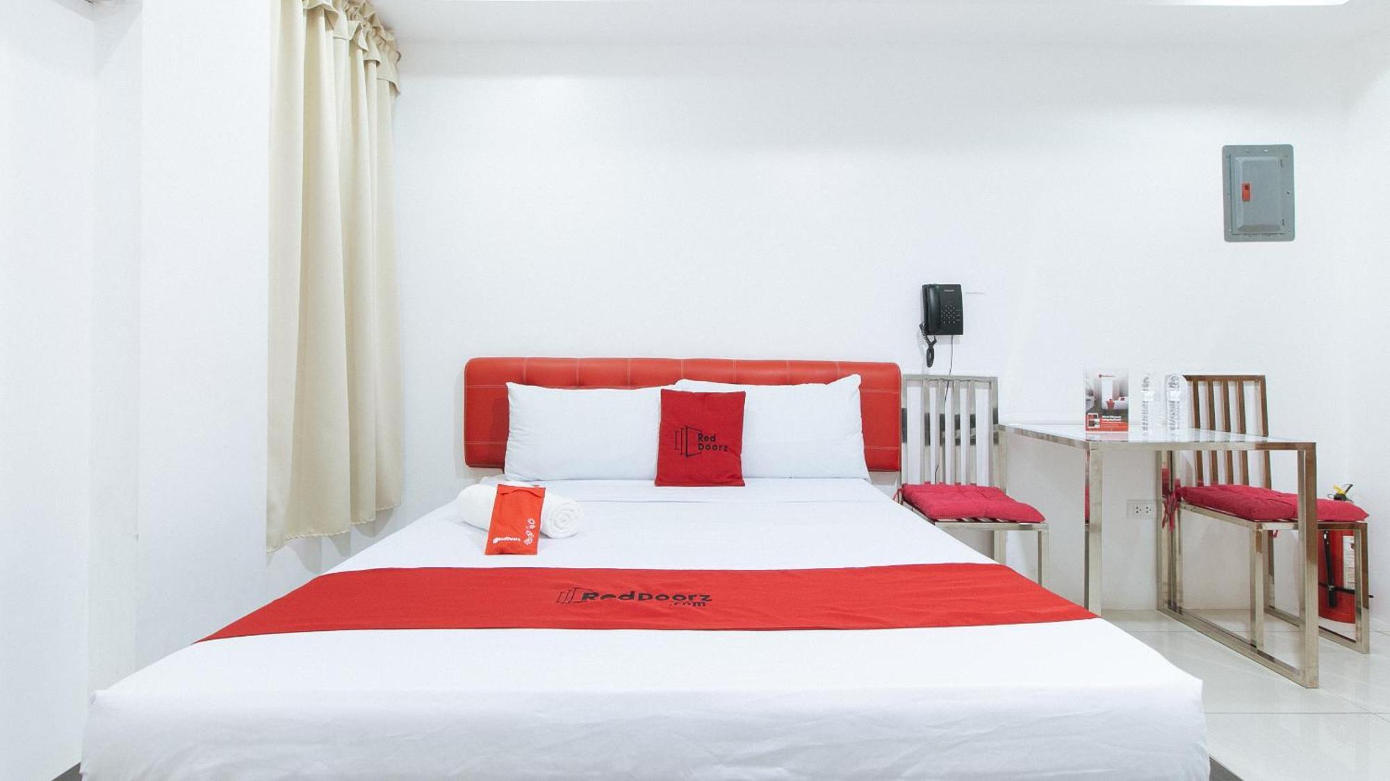 Reddoorz At Dbuilders Rooms Bangkal Makati Makati City Eksteriør bilde