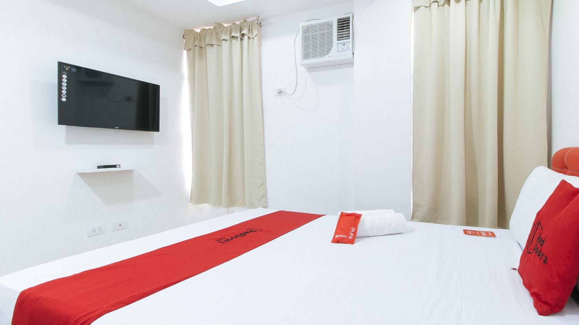 Reddoorz At Dbuilders Rooms Bangkal Makati Makati City Eksteriør bilde
