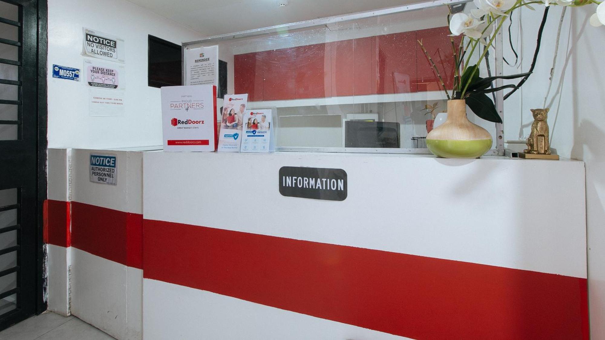 Reddoorz At Dbuilders Rooms Bangkal Makati Makati City Eksteriør bilde