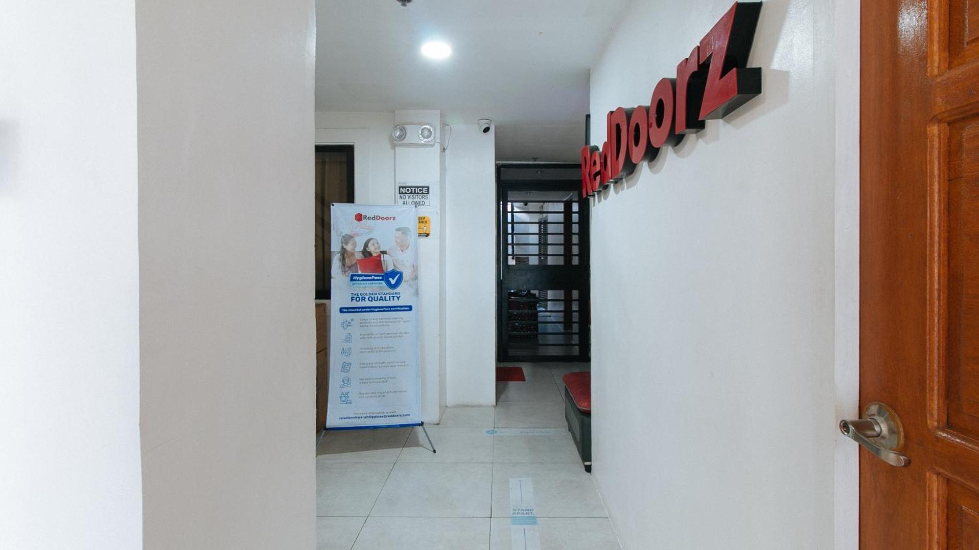 Reddoorz At Dbuilders Rooms Bangkal Makati Makati City Eksteriør bilde